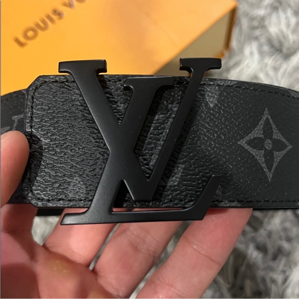 Louis Vuitton Belt Black 90cm (35.4 in) LV Initiales 40mm Matte Black Belt - Picture 2 of 5
